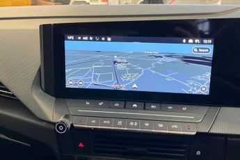 Vauxhall Astra Electric 54kWh Ultimate Hatchback 5dr Electric Auto (156 ps)