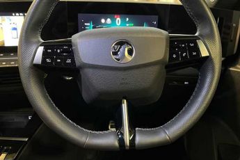 Vauxhall Astra Electric 54kWh Ultimate Hatchback 5dr Electric Auto (156 ps)