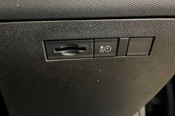 Vauxhall Astra Electric 54kWh Ultimate Hatchback 5dr Electric Auto (156 ps)