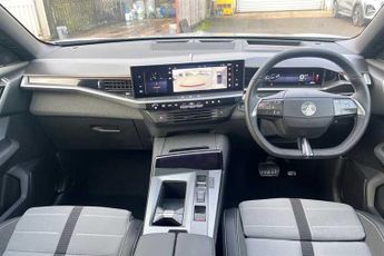 VAUXHALL GRANDLAND ELECTRIC 73kWh Ultimate SUV 5dr Electric Auto (213 ps)