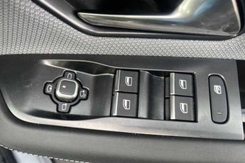 VAUXHALL GRANDLAND ELECTRIC 73kWh Ultimate SUV 5dr Electric Auto (213 ps)