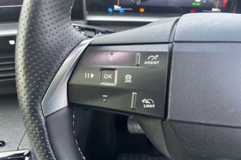 VAUXHALL GRANDLAND ELECTRIC 73kWh Ultimate SUV 5dr Electric Auto (213 ps)