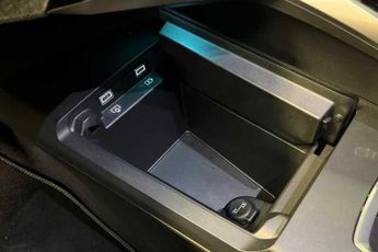 Peugeot E-3008 73kWh GT SUV 5dr Electric Auto (210 ps)