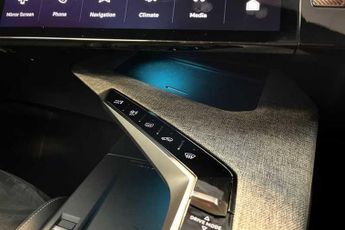 Peugeot E-3008 73kWh GT SUV 5dr Electric Auto (210 ps)