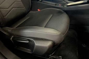 JEEP AVENGER 54kWh Summit SUV 5dr Electric Auto (156 ps)