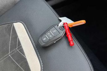 VAUXHALL MOKKA Electric 50kWh Ultimate SUV 5dr Electric Auto (136 ps)