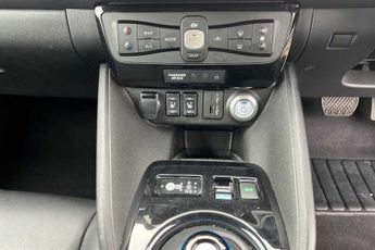 Nissan Leaf 39 kWh (150 PS) N-Connecta 5 Door Electric Hatchback *** 1 Priva