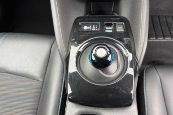 Nissan Leaf 39 kWh (150 PS) N-Connecta 5 Door Electric Hatchback *** 1 Priva