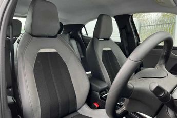 VAUXHALL MOKKA Electric 50kWh Design SUV 5dr Electric Auto (136 ps)