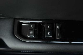 MG MG4 64kWh Trophy Long Range Hatchback 5dr Electric Auto (203 ps)