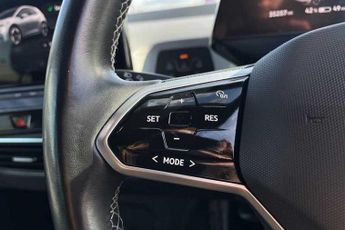 VOLKSWAGEN ID.3 Pro Performance 58kWh Family Hatchback 5dr Electric Auto (204 ps