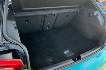 VOLKSWAGEN ID.3 Pro Performance 58kWh Family Hatchback 5dr Electric Auto (204 ps