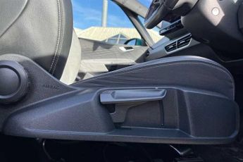 VOLKSWAGEN ID.3 Pro Performance 58kWh Family Hatchback 5dr Electric Auto (204 ps