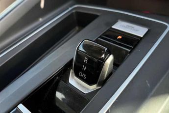 VOLKSWAGEN GOLF 1.5 eTSI MHEV Style Hatchback 5dr Petrol Hybrid DSG Euro 6 (s/s)