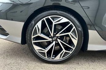 Hyundai IONIQ 6 77.4kWh Premium Saloon 4dr Electric Auto (228 ps)