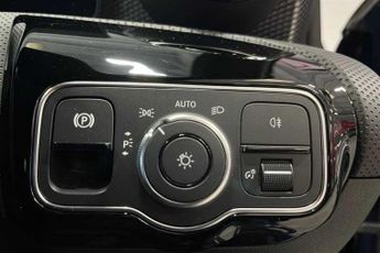 MERCEDES-BENZ A CLASS 1.3 A200 Sport (Executive) Hatchback 5dr Petrol 7G-DCT Euro 6 (s