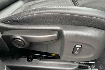 VAUXHALL CROSSLAND 1.2 Turbo Ultimate Nav SUV 5dr Petrol Auto Euro 6 (s/s) (130 ps)