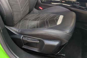 VAUXHALL MOKKA Electric 50kWh Ultimate SUV 5dr Electric Auto (136 ps)