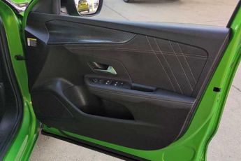 VAUXHALL MOKKA Electric 50kWh Ultimate SUV 5dr Electric Auto (136 ps)