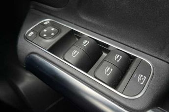 MERCEDES-BENZ GLA 1.3 GLA200 Sport SUV 5dr Petrol 7G-DCT Euro 6 (s/s) (163 ps)