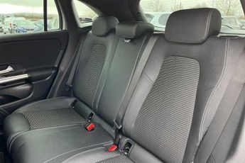 MERCEDES-BENZ GLA 1.3 GLA200 Sport SUV 5dr Petrol 7G-DCT Euro 6 (s/s) (163 ps)