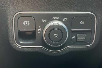 MERCEDES-BENZ GLA 1.3 GLA200 Sport SUV 5dr Petrol 7G-DCT Euro 6 (s/s) (163 ps)