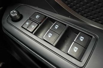 TOYOTA C-HR 1.8 VVT-h Icon SUV 5dr Petrol Hybrid CVT Euro 6 (s/s) (122 ps)