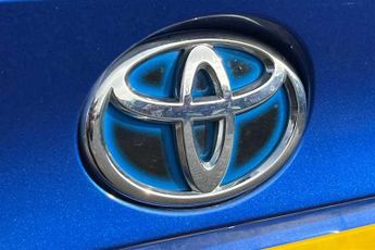 TOYOTA C-HR 1.8 VVT-h Icon SUV 5dr Petrol Hybrid CVT Euro 6 (s/s) (122 ps)