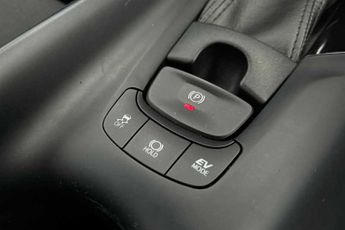 TOYOTA C-HR 1.8 VVT-h Icon SUV 5dr Petrol Hybrid CVT Euro 6 (s/s) (122 ps)