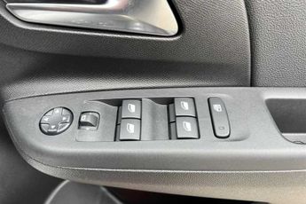 VAUXHALL Corsa Electric 50kWh Yes Hatchback 5dr Electric Auto (136 ps)