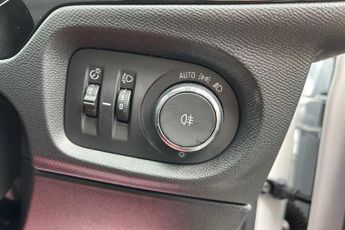 VAUXHALL Corsa Electric 50kWh Yes Hatchback 5dr Electric Auto (136 ps)