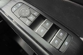 NISSAN QASHQAI 1.3 DIG-T MHEV Tekna+ SUV 5dr Petrol Hybrid XTRON Euro 6 (s/s) (