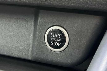 NISSAN QASHQAI 1.3 DIG-T MHEV Tekna+ SUV 5dr Petrol Hybrid XTRON Euro 6 (s/s) (