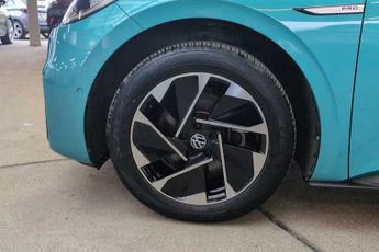 VOLKSWAGEN ID.3 Pro 58kWh Family Hatchback 5dr Electric Auto (145 ps)