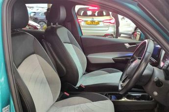 VOLKSWAGEN ID.3 Pro 58kWh Family Hatchback 5dr Electric Auto (145 ps)