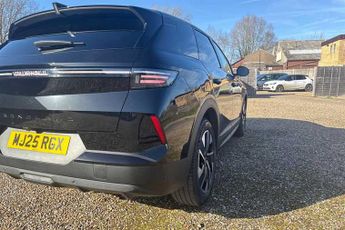 Vauxhall Grandland 1.2 GS SUV 5dr Petrol Hybrid e-DCT Euro 6 (s/s) (136 ps)