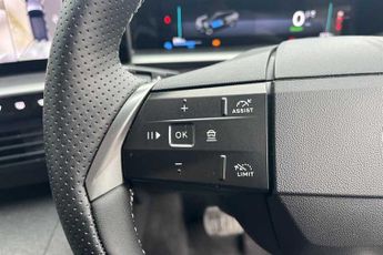 Vauxhall Grandland Electric 73kWh Ultimate SUV 5dr Electric Auto (213 ps)