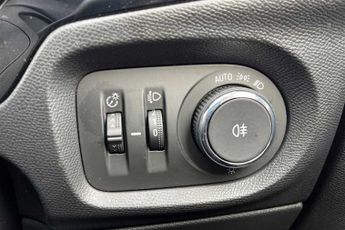 Vauxhall Corsa Electric 50kWh SE Nav Hatchback 5dr Electric Auto (7.4Kw Charger) (136 ps