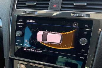 VOLKSWAGEN E-GOLF 35.8kWh e-Golf Hatchback 5dr Electric Auto (136 ps)