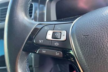 VOLKSWAGEN E-GOLF 35.8kWh e-Golf Hatchback 5dr Electric Auto (136 ps)