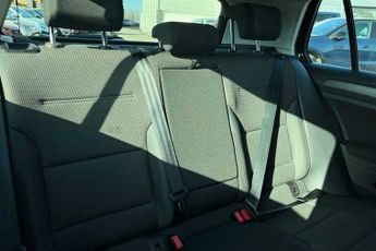 VOLKSWAGEN E-GOLF 35.8kWh e-Golf Hatchback 5dr Electric Auto (136 ps)