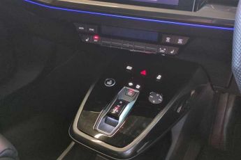 AUDI Q4 E-TRON 40 S line Sportback 5dr Electric Auto 82kWh (204 ps)