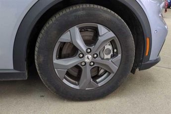 FORD MUSTANG MACH-E Standard Range 70kWh SUV 5dr Electric Automatic (269 ps)