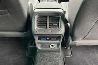 Volkswagen Tiguan 2.0 TDI BlueMotion Tech SE Navigation SUV 5dr Diesel DSG 4Motion