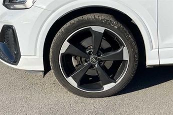 AUDI Q2 1.5 TFSI CoD 35 Black Edition SUV 5dr Petrol S Tronic Euro 6 (s/