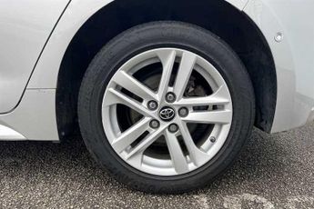 TOYOTA COROLLA 1.8 VVT-h Icon Tech Hatchback 5dr Petrol Hybrid CVT Euro 6 (s/s)