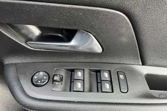 VAUXHALL MOKKA Electric 50kWh Ultimate SUV 5dr Electric Auto (136 ps)