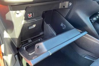 Vauxhall Corsa Electric 50kWh Elite Nav Hatchback 5dr Electric Auto (7.4Kw Charger) (136