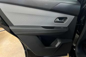 Vauxhall Grandland Electric 73kWh GS SUV 5dr Electric Auto (213 ps)