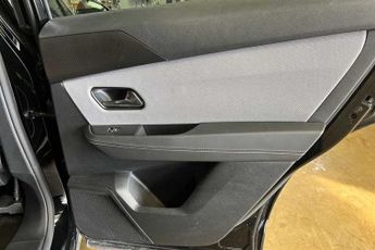 Vauxhall Grandland Electric 73kWh GS SUV 5dr Electric Auto (213 ps)